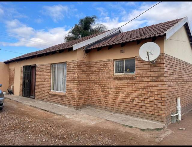 3 BEDROOM HOUSE FOR SALE IN MANKWENG